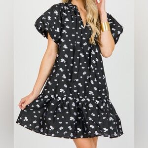 New THML Millie Puff sleeve embroidered dress Medium Black